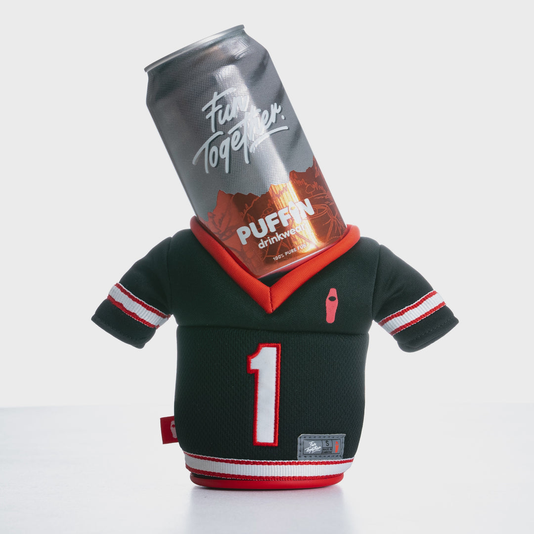 Stop motion showing the features of The Gridiron by Puffin Drinkwear
